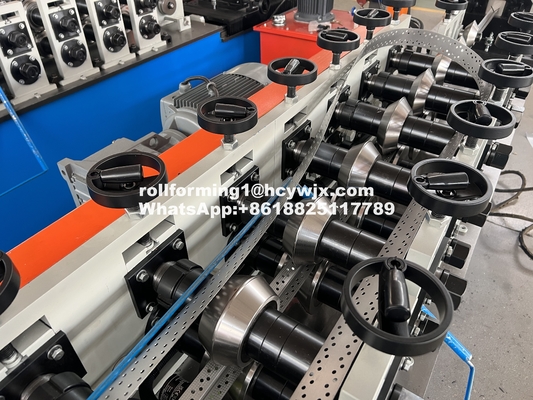 2.8t 0,6mm PLC Roll Forming Machine Drywall z regulowaną długością cięcia