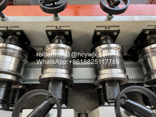 Zastosowalna szerokość podaży okładki drzwiowej Roll Forming Machine do grubości 0,8-1,2 mm