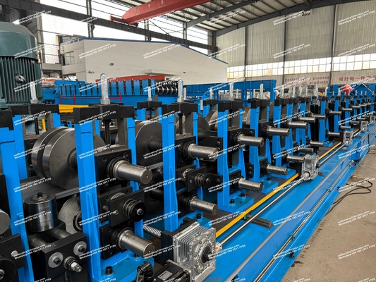 CZU M4Z/M4C Purlins Roll Forming Machine Jeden kliknięcie Zmiana rozmiaru profilu