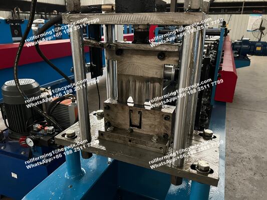 Maszyna do formowania na zimno prowadnic sekcyjnych bram garażowych