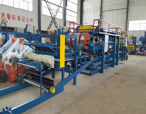 Maszyna do formowania rolek z podwójnych plamek metalowych z płytami sandwich o rozwiniętej szerokości 1000 mm, prędkości produkcji 0-5 m/min i grubości produktu 50-250 mm