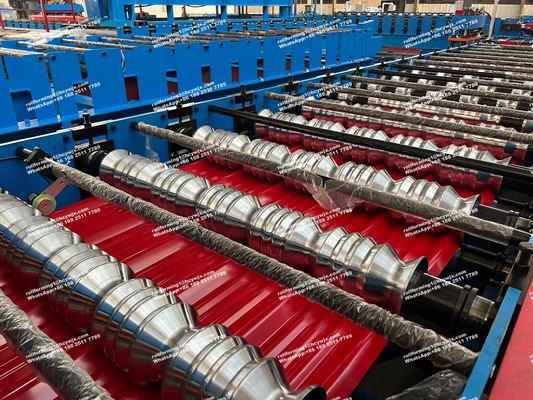 Maszyna do formowania rolek paneli dachowych z płytek metalowych