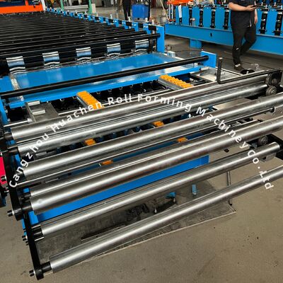 Podwójna maszyna do tworzenia rolki do metalowych dachów z prędkością 15 m/min Prędkość 0,3-0,6 mm Grubość i napęd łańcuchowy